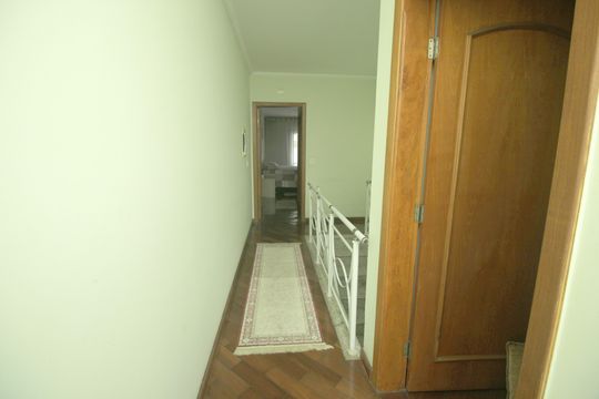 Corredor de casa à venda com 3 quartos, 289m² em Vila Dora, Santo André