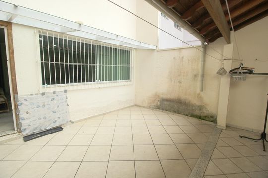 Quintal de casa à venda com 3 quartos, 289m² em Vila Dora, Santo André