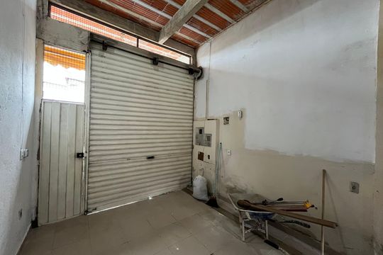 Garagem de casa à venda com 1 quarto, 70m² em Santa Terezinha, Belo Horizonte