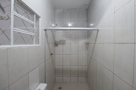 Banheiro da Suite de casa à venda com 1 quarto, 70m² em Santa Terezinha, Belo Horizonte