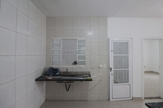 Cozinha de casa à venda com 1 quarto, 70m² em Santa Terezinha, Belo Horizonte