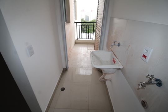 Sala / Cozinha de apartamento à venda com 2 quartos, 48m² em Piqueri, São Paulo