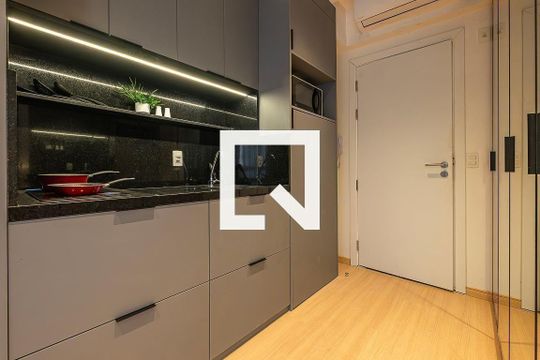 Kitnet/Studio para alugar com 1 quarto, 28m² em Pinheiros, São Paulo