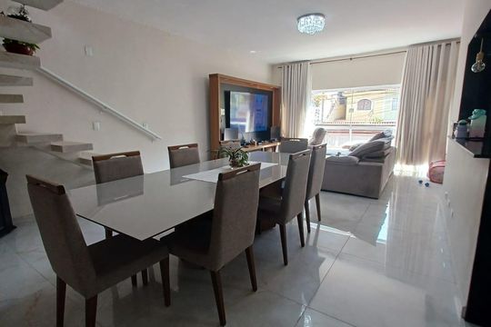 Casa para alugar com 4 quartos, 400m² em Jardim Rosana, Guarulhos