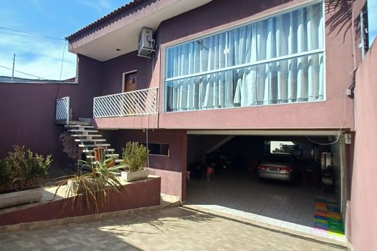 Área externa de casa para alugar com 4 quartos, 400m² em Jardim Rosana, Guarulhos