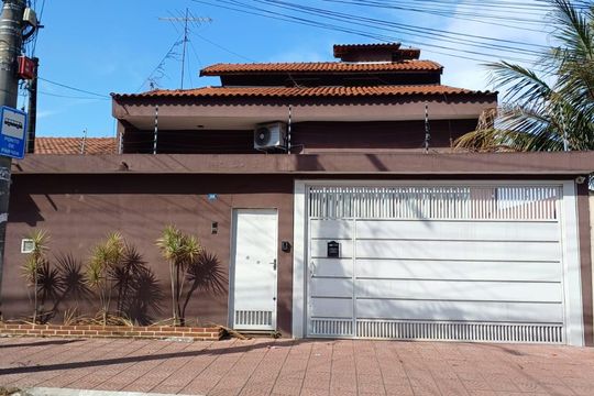 Fachada de casa para alugar com 4 quartos, 400m² em Jardim Rosana, Guarulhos