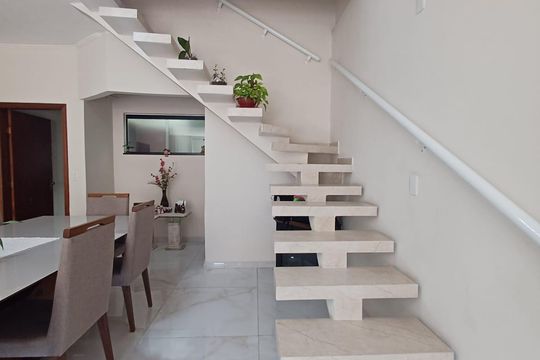 Sala de casa para alugar com 4 quartos, 400m² em Jardim Rosana, Guarulhos