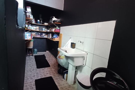 Área de serviço de casa para alugar com 4 quartos, 400m² em Jardim Rosana, Guarulhos