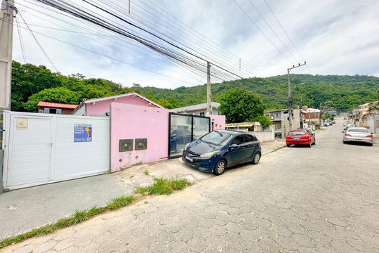Vista da Rua de apartamento para alugar com 2 quartos, 110m² em Ingleses do Rio Vermelho, Florianópolis