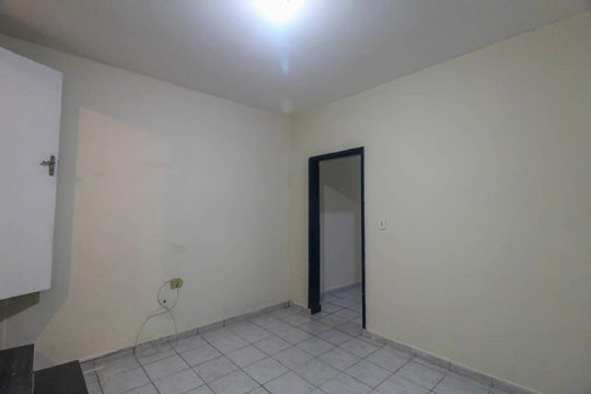 Quarto 1 de casa para alugar com 1 quarto, 125m² em Parque Santa Madalena, São Paulo