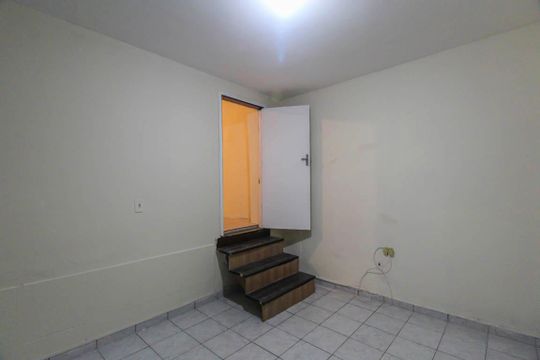 Quarto 1 de casa para alugar com 1 quarto, 125m² em Parque Santa Madalena, São Paulo