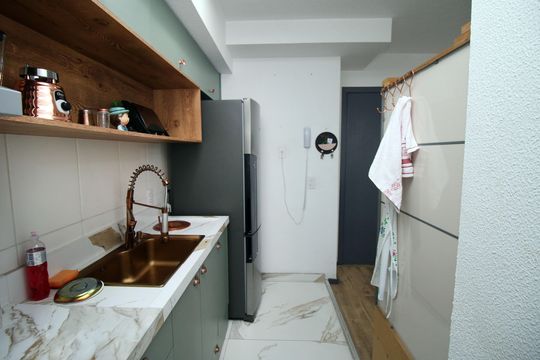 Cozinha de apartamento à venda com 2 quartos, 43m² em Vaz Lobo, Rio de Janeiro