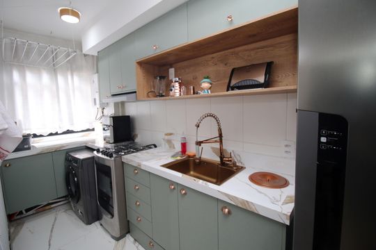 Cozinha de apartamento à venda com 2 quartos, 43m² em Vaz Lobo, Rio de Janeiro