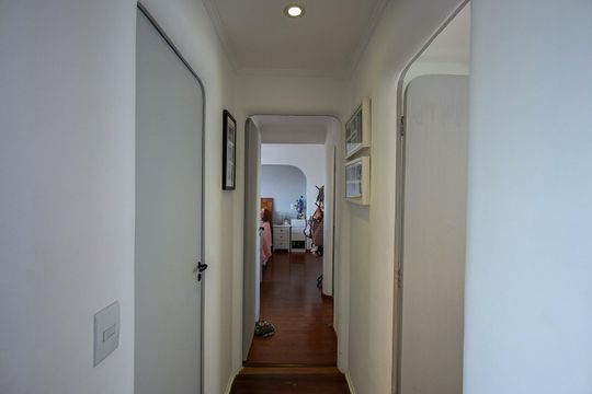 Corredor de apartamento à venda com 3 quartos, 177m² em Vila Andrade, São Paulo