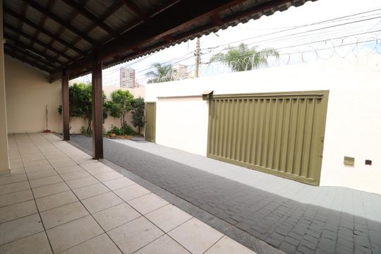 Varanda da Sala de casa para alugar com 3 quartos, 250m² em Tabajaras, Uberlândia