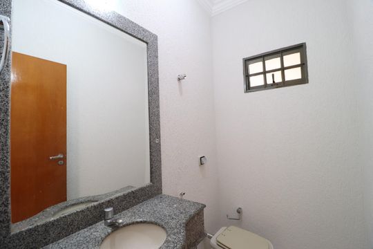 Lavabo de casa para alugar com 3 quartos, 250m² em Tabajaras, Uberlândia
