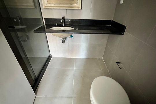 Banheiro de apartamento à venda com 1 quarto, 45m² em Recreio dos Bandeirantes, Rio de Janeiro