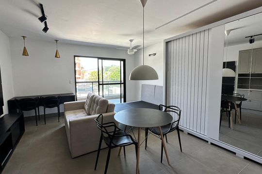 Sala de apartamento à venda com 1 quarto, 45m² em Recreio dos Bandeirantes, Rio de Janeiro