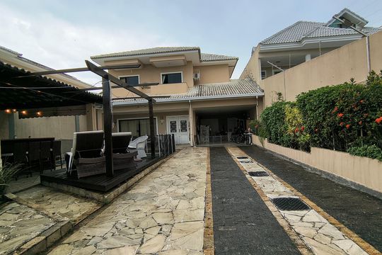 Quintal de casa de condomínio à venda com 4 quartos, 350m² em Recreio dos Bandeirantes, Rio de Janeiro