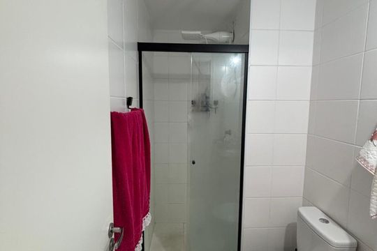 Banheiro de apartamento à venda com 1 quarto, 33m² em Butantã, São Paulo