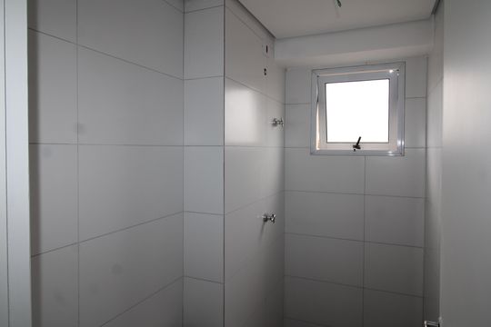 Banheiro de apartamento à venda com 1 quarto, 37m² em Piqueri, São Paulo