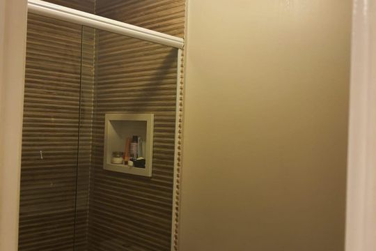 Banheiro de apartamento à venda com 2 quartos, 65m² em Alphaville Industrial, Barueri