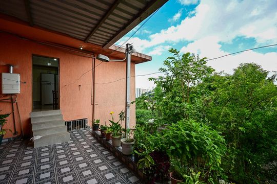 Varanda de casa à venda com 3 quartos, 224m² em Jardim Maria Rosa, Taboão da Serra