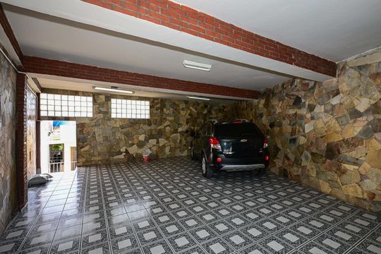 Garagem de casa à venda com 3 quartos, 224m² em Jardim Maria Rosa, Taboão da Serra