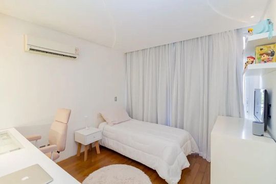 Quarto de casa à venda com 3 quartos, 397m² em Chácara Mafalda, São Paulo