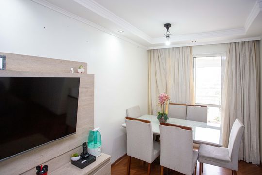 Sala de apartamento à venda com 3 quartos, 63m² em Piraporinha, Diadema
