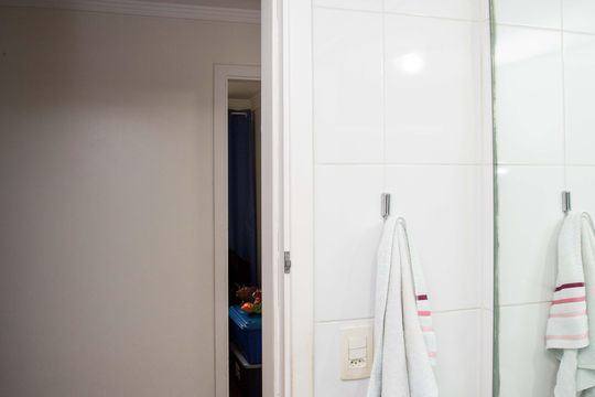Banheiro Social de apartamento à venda com 3 quartos, 63m² em Piraporinha, Diadema