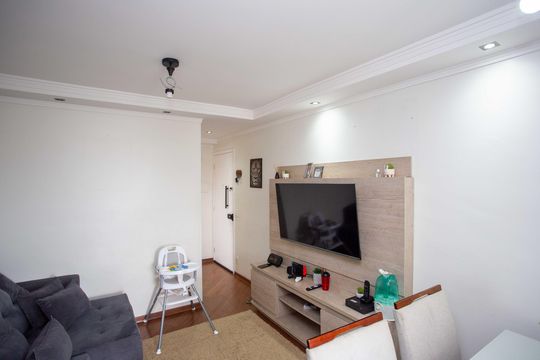 Sala de apartamento à venda com 3 quartos, 63m² em Piraporinha, Diadema