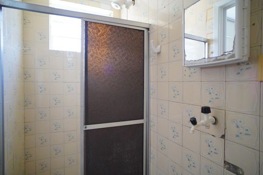 Banheiro de kitnet/studio à venda com 1 quarto, 33m² em Jardim Dona Leopoldina, Porto Alegre