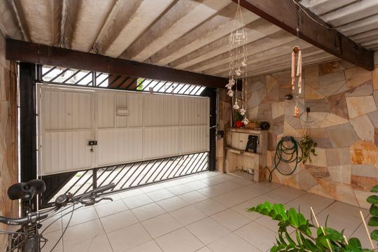 Garagem de casa à venda com 3 quartos, 160m² em Socorro, São Paulo