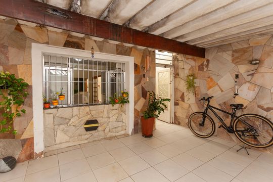 Garagem de casa à venda com 3 quartos, 160m² em Socorro, São Paulo