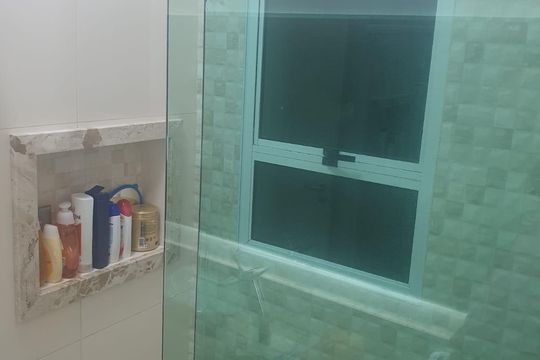 Banheiro de casa de condomínio para alugar com 3 quartos, 115m² em Jardim Petropolis, Cotia