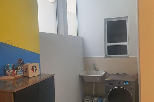 Área de serviço de casa de condomínio para alugar com 3 quartos, 115m² em Jardim Petropolis, Cotia