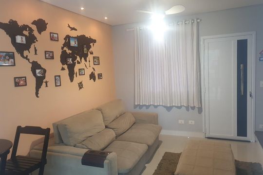 Sala de casa de condomínio para alugar com 3 quartos, 115m² em Jardim Petropolis, Cotia