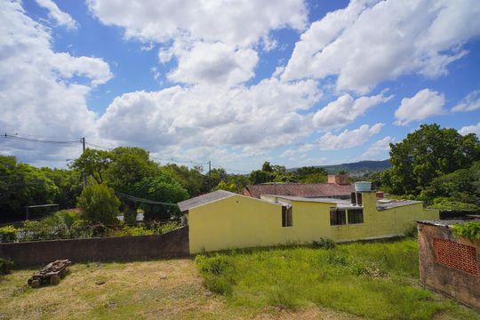 Varanda de casa à venda com 5 quartos, 535m² em Vila Nova, Porto Alegre