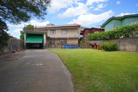 Patio  de casa à venda com 5 quartos, 535m² em Vila Nova, Porto Alegre