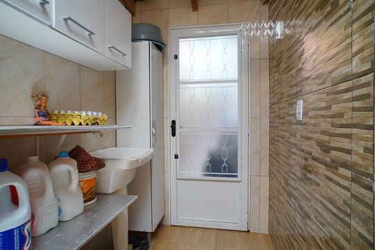 Área de Serviço de casa à venda com 5 quartos, 535m² em Vila Nova, Porto Alegre