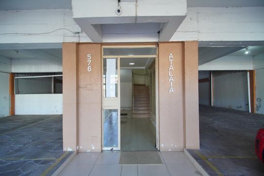 Entrada de apartamento à venda com 2 quartos, 67m² em Centro, São Leopoldo