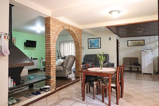 Casa à venda com 3 quartos, 262m² em Auxiliadora, Porto Alegre