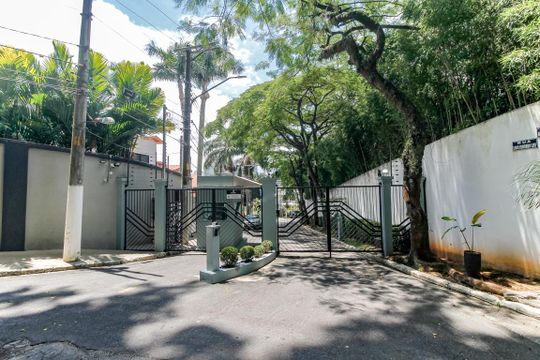 Fachado do condomínio - entrada de casa de condomínio à venda com 5 quartos, 509m² em Vila Tramontano, São Paulo