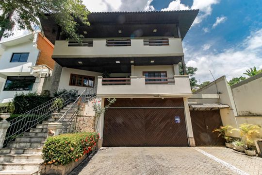 Fachada de casa de condomínio à venda com 5 quartos, 509m² em Vila Tramontano, São Paulo