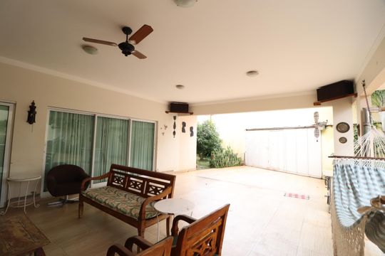 Varanda de casa para alugar com 3 quartos, 390m² em Jardim Karaíba, Uberlândia
