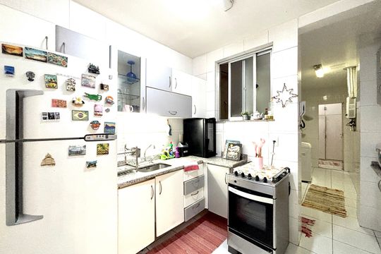Cozinha  de apartamento à venda com 2 quartos, 90m² em Copacabana, Rio de Janeiro