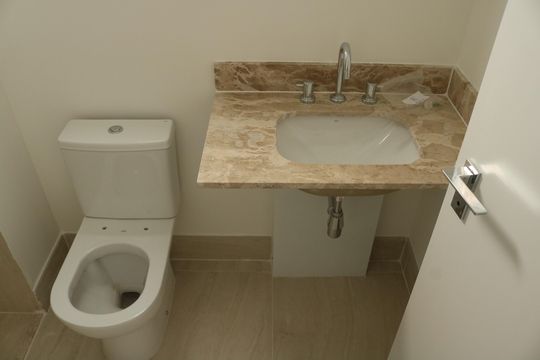 Banheiro de kitnet/studio à venda com 1 quarto, 29m² em Perdizes, São Paulo