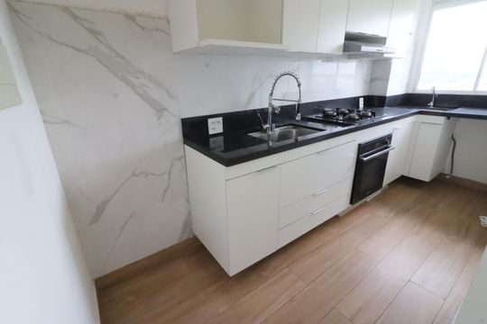 Cozinha e Área de Serviço de apartamento à venda com 2 quartos, 42m² em Jardim Boa Vista (zona Oeste), Osasco