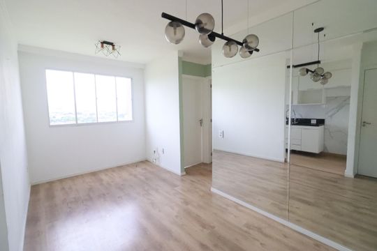 Sala de apartamento à venda com 2 quartos, 42m² em Jardim Boa Vista (zona Oeste), Osasco